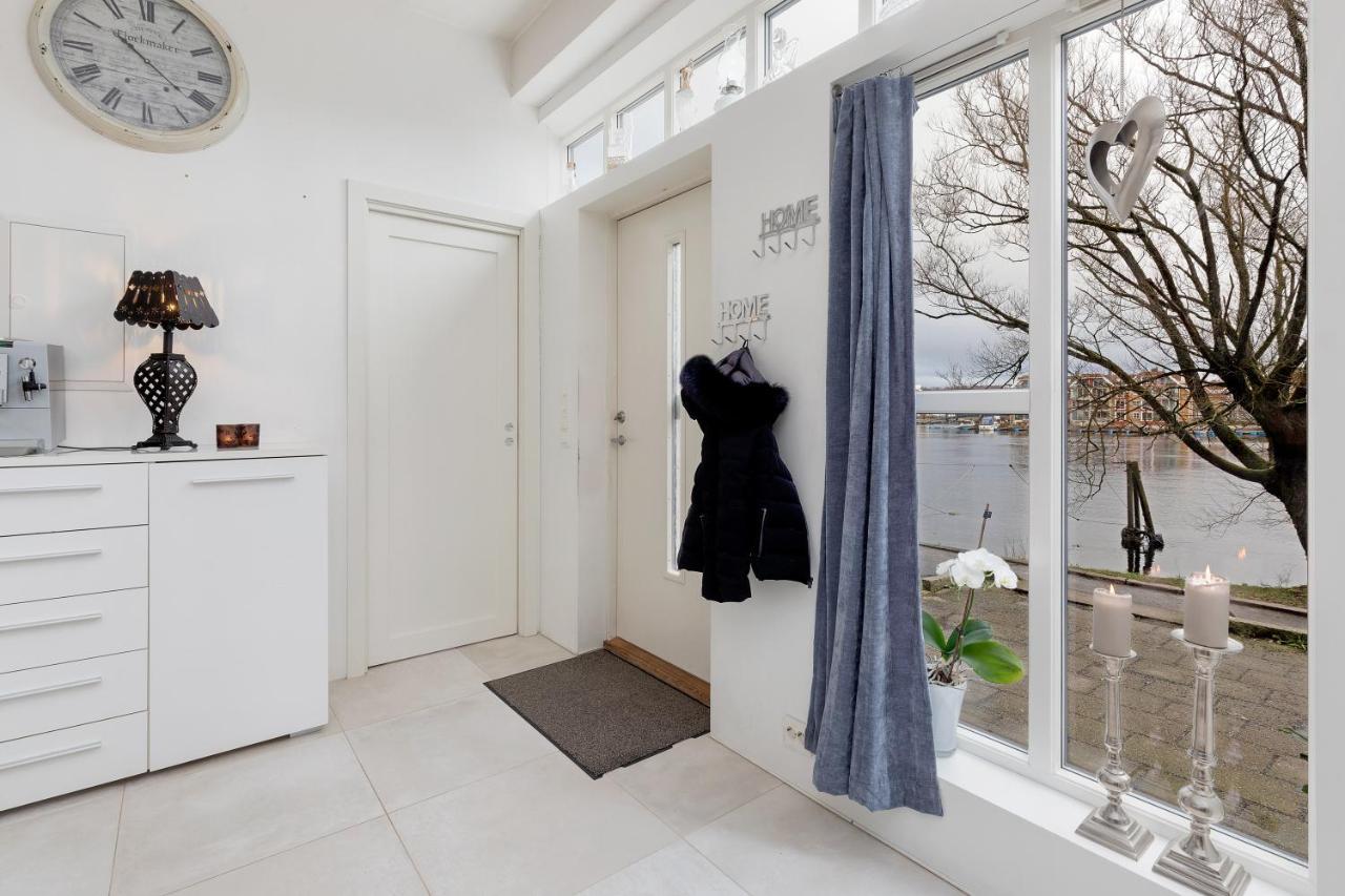 Stylish Apartment With Beautiful Views Of The River, Beach Nearby 克里斯蒂安桑 外观 照片